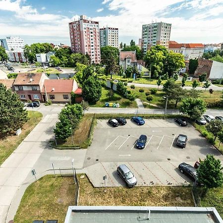 Hotel Krystal Hodonin Bagian luar foto