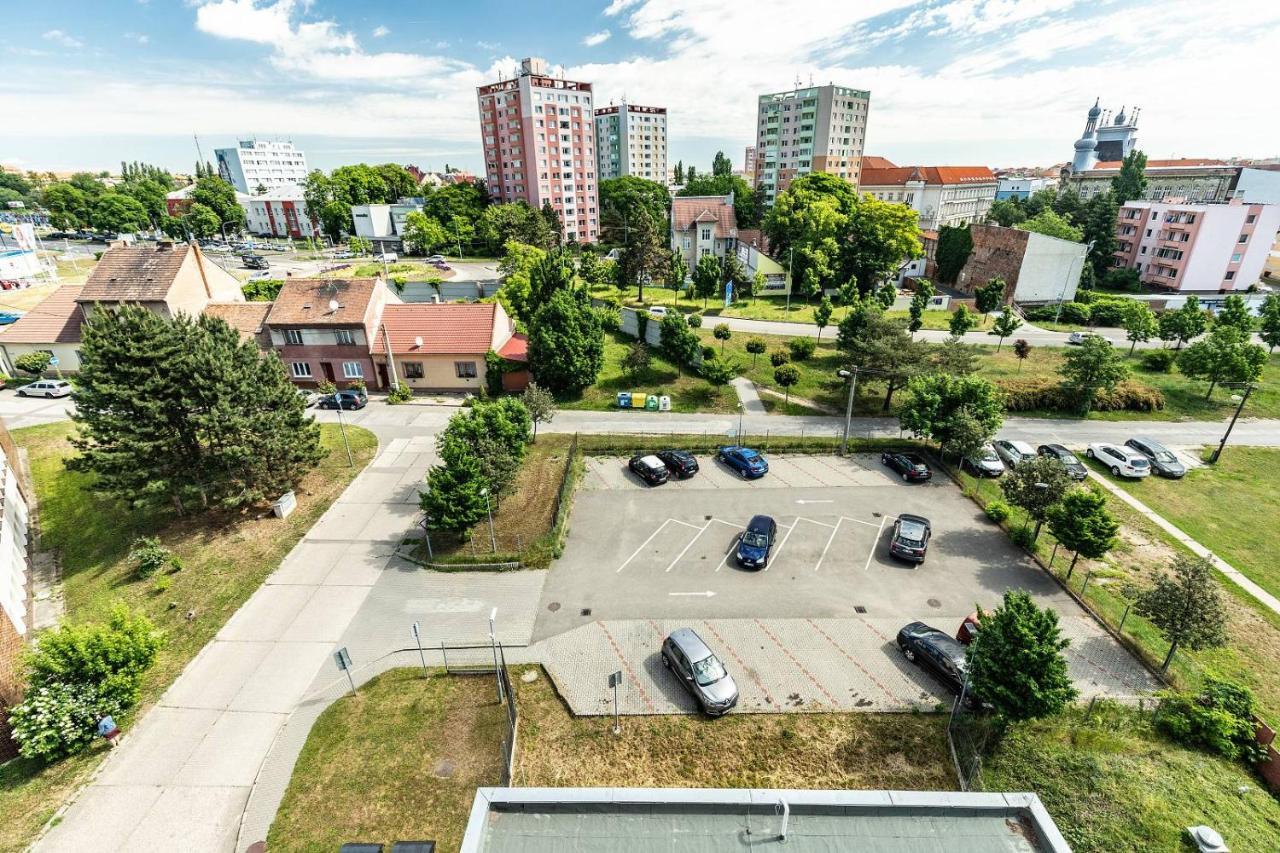 Hotel Krystal Hodonin Bagian luar foto