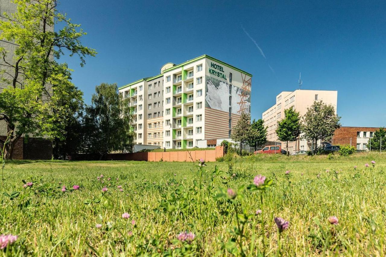 Hotel Krystal Hodonin Bagian luar foto